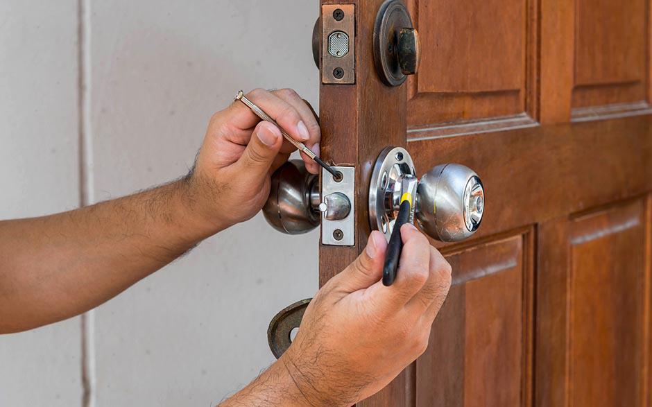 comment changer serrure porte Bricard Salon-de-Provence